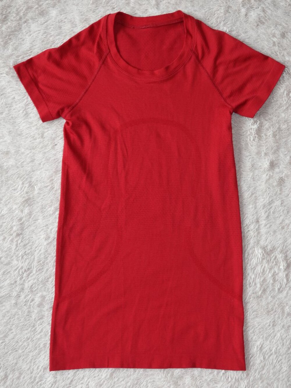 Women's 2 lululemon Swiftly Tech Short-Sleeve Shirt 2.0 Hip Length Dark Red